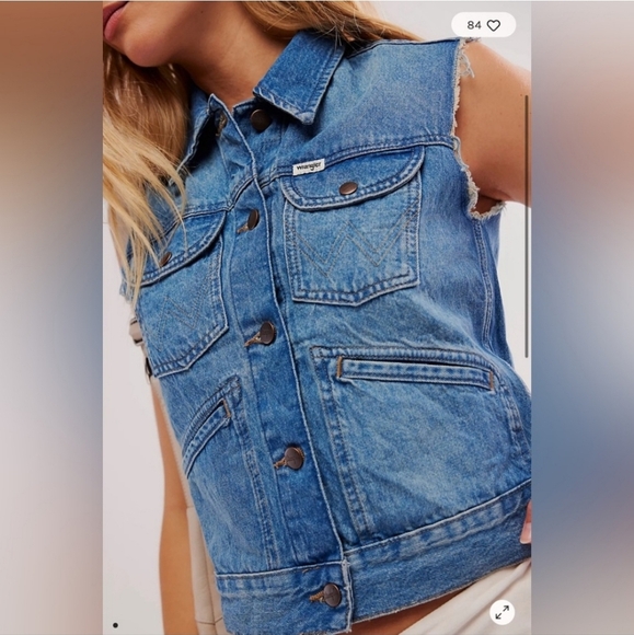 Wrangler X Free People Shrunken Denim Vest Sleeveless Raw Hem Leaving Town Sz M - Picture 17 of 17